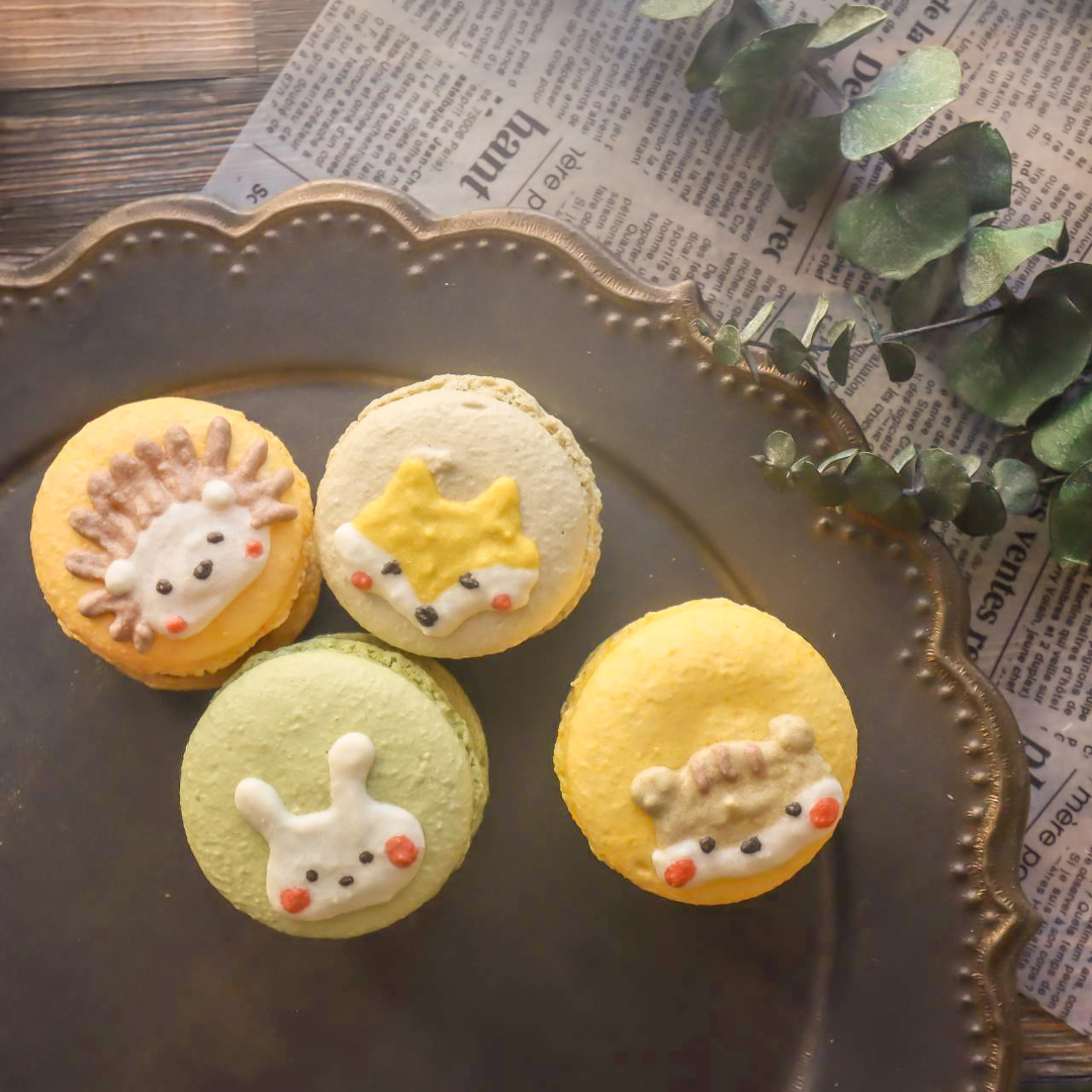 ミニいろはのマカロン〜楓〜 秋限定 ひと口サイズ4個セット（ハリネズミ・うさぎ・キツネ・リス）
